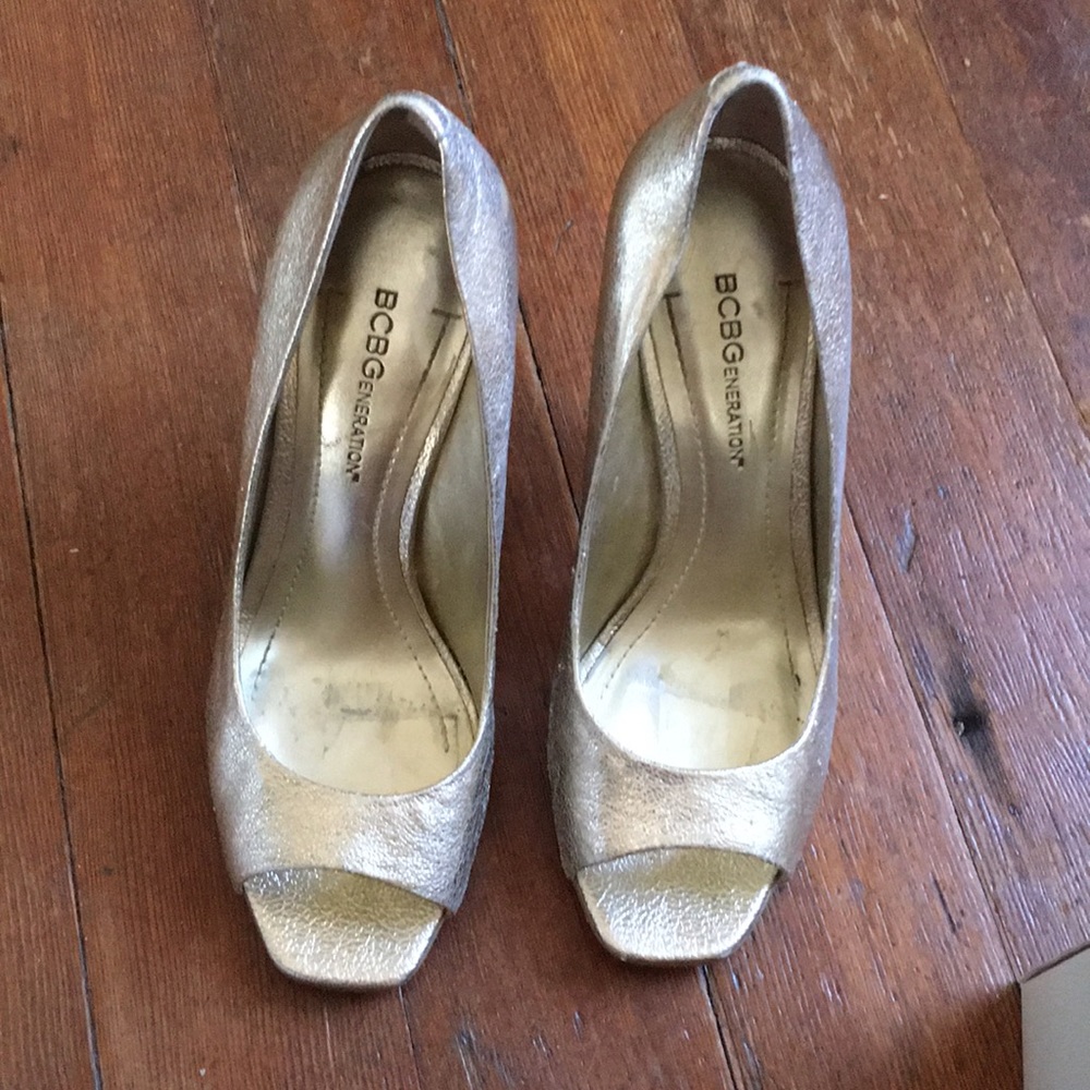 BCBG gold metallic heels